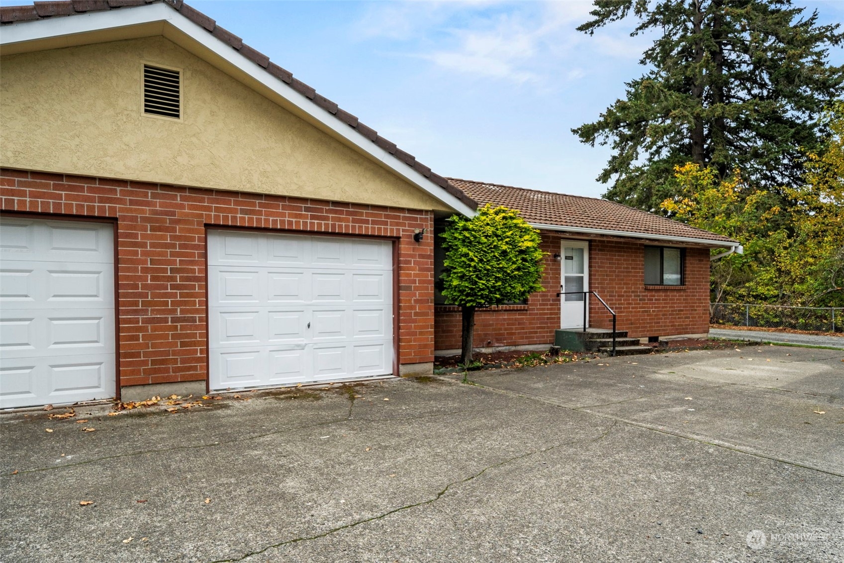 10006 10008 Mckinley Avenue E