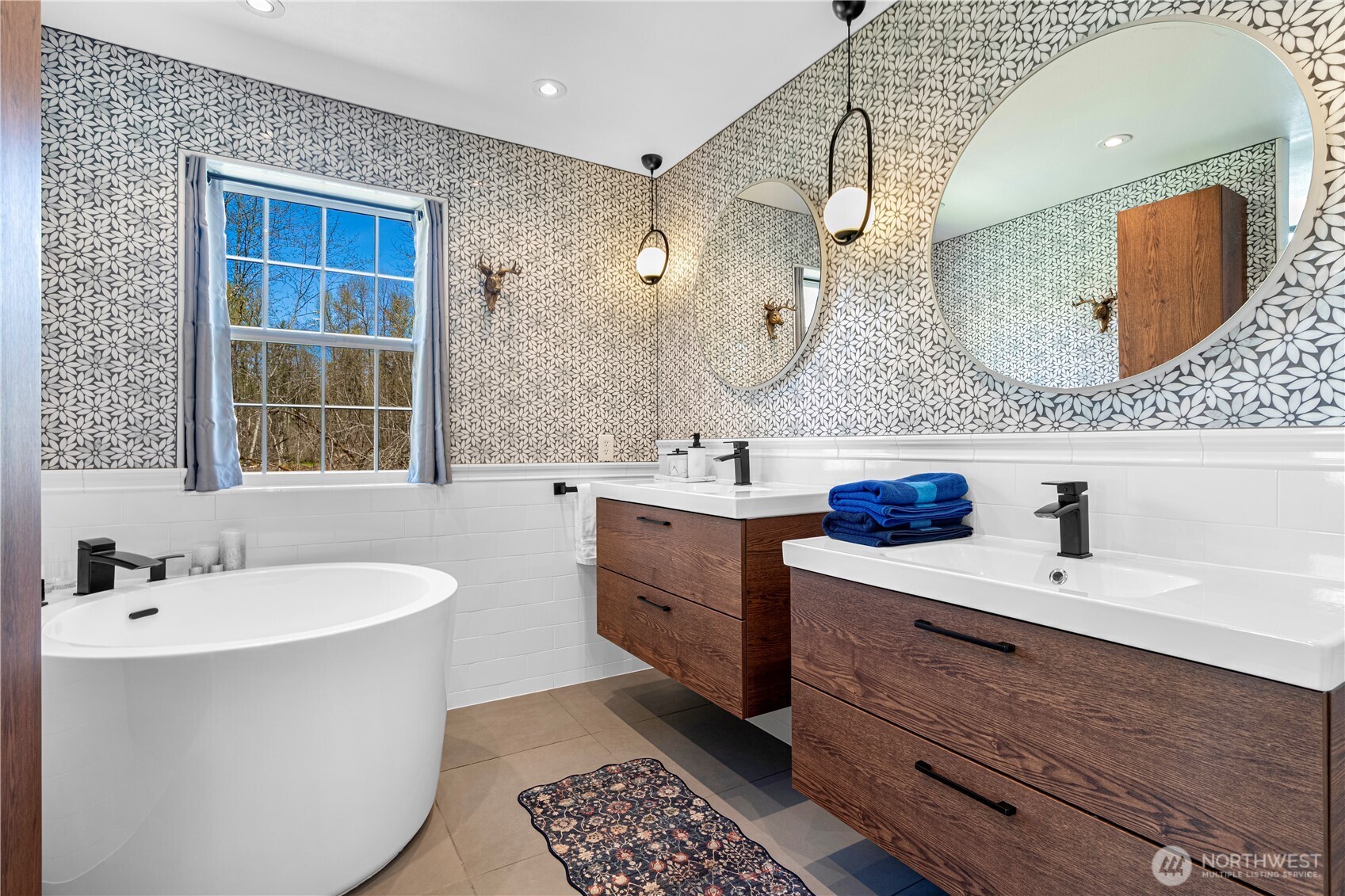 23508 155th Avenue SE Unit: A&B
