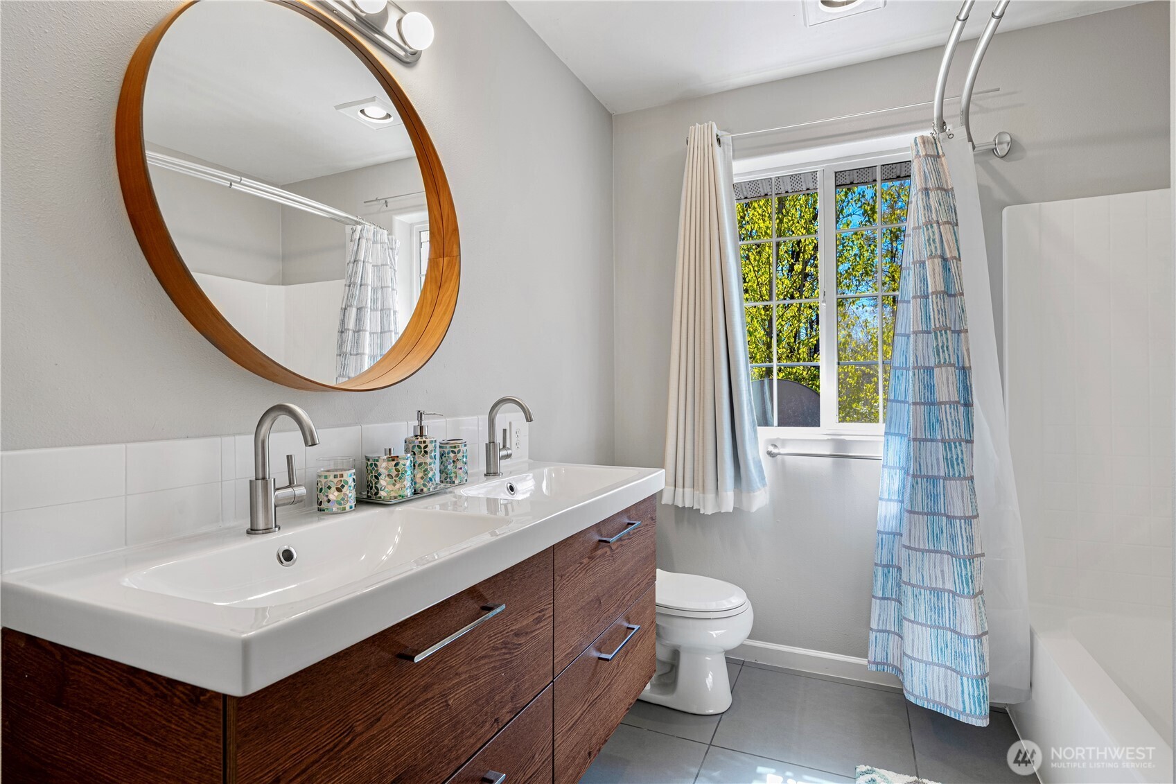23508 155th Avenue SE Unit: A&B