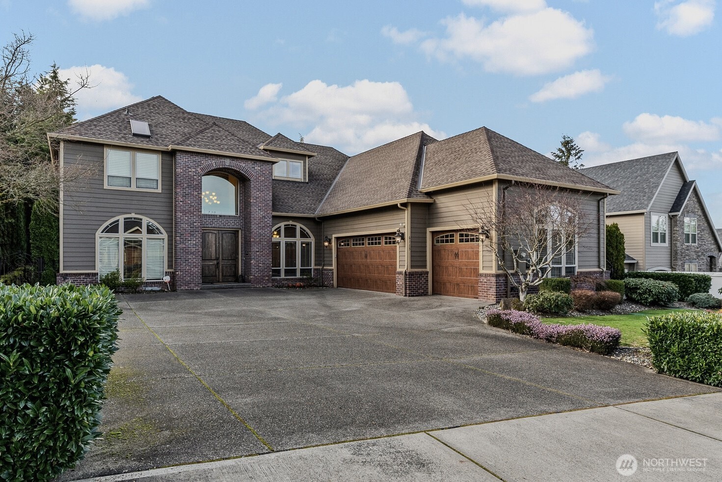 6115 NW Klickitat Court
