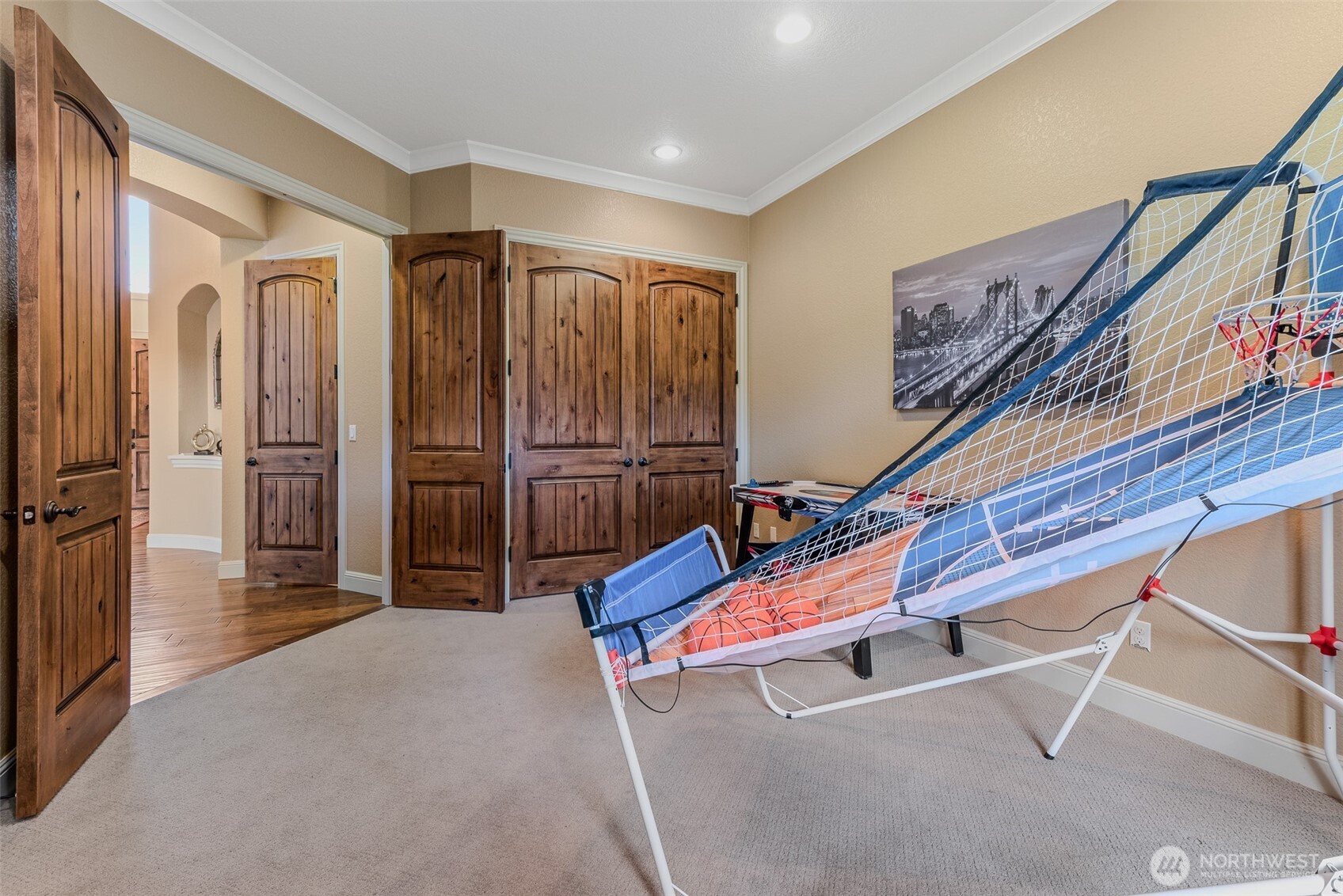6115 NW Klickitat Court