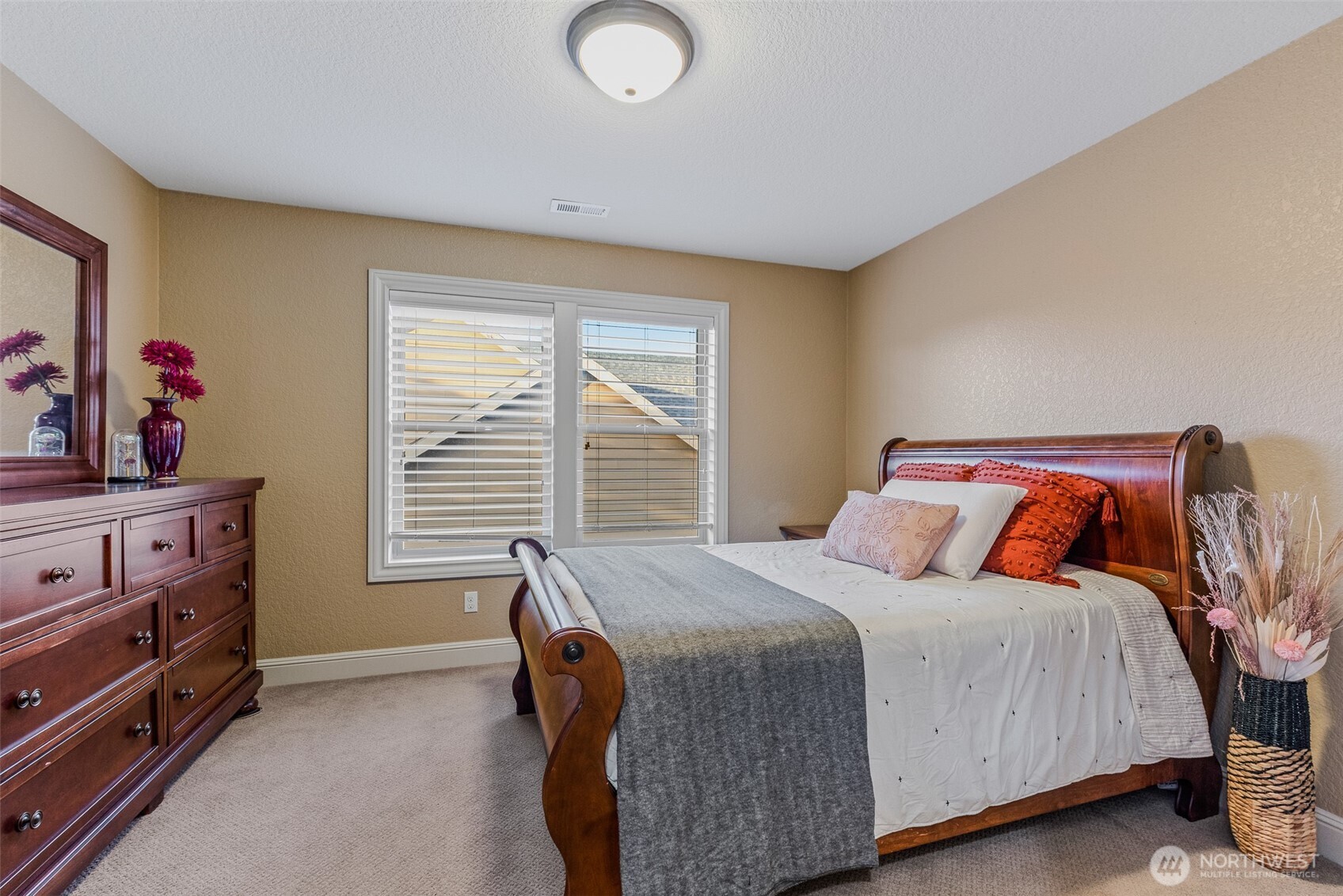 6115 NW Klickitat Court