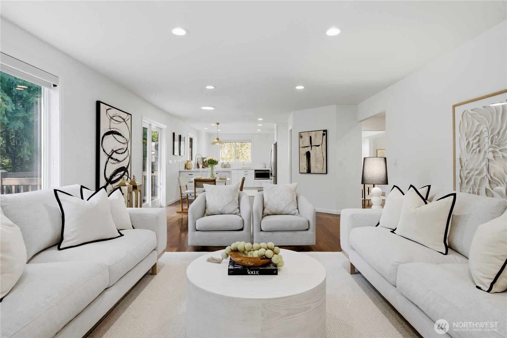 3049 Bellevue Way NE