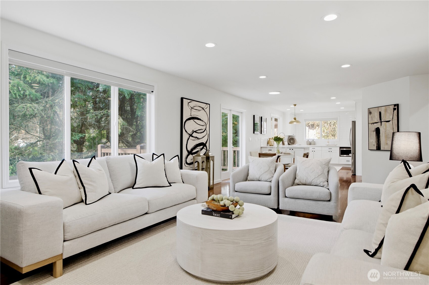 3049 Bellevue Way NE