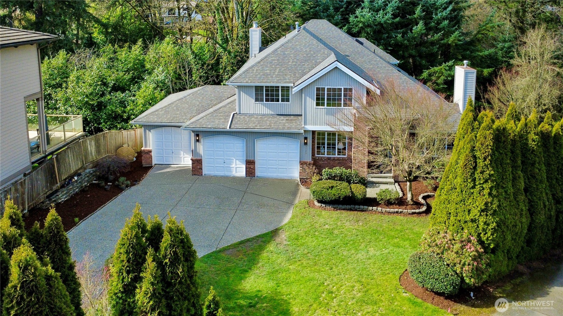 3049 Bellevue Way NE