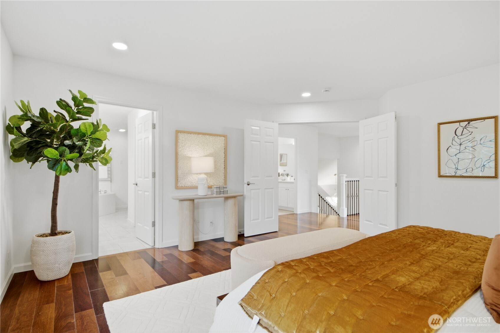 3049 Bellevue Way NE