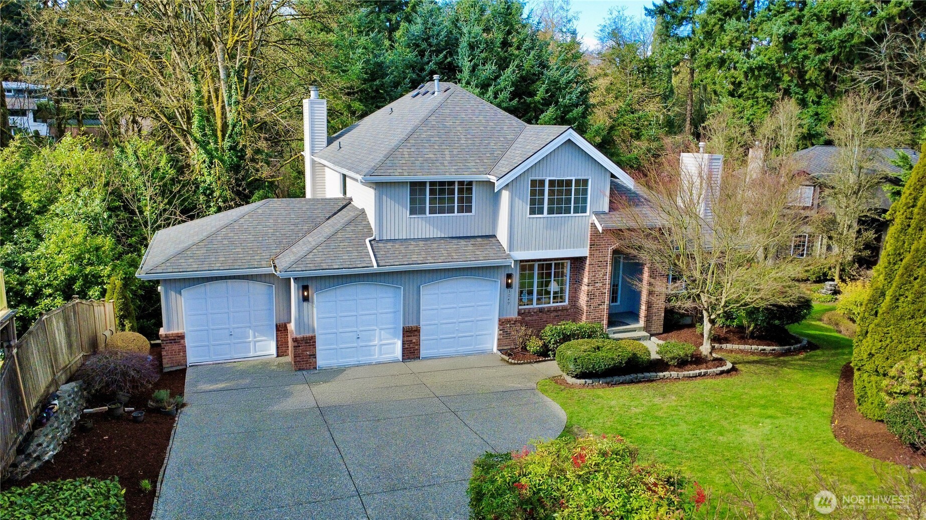 3049 Bellevue Way NE