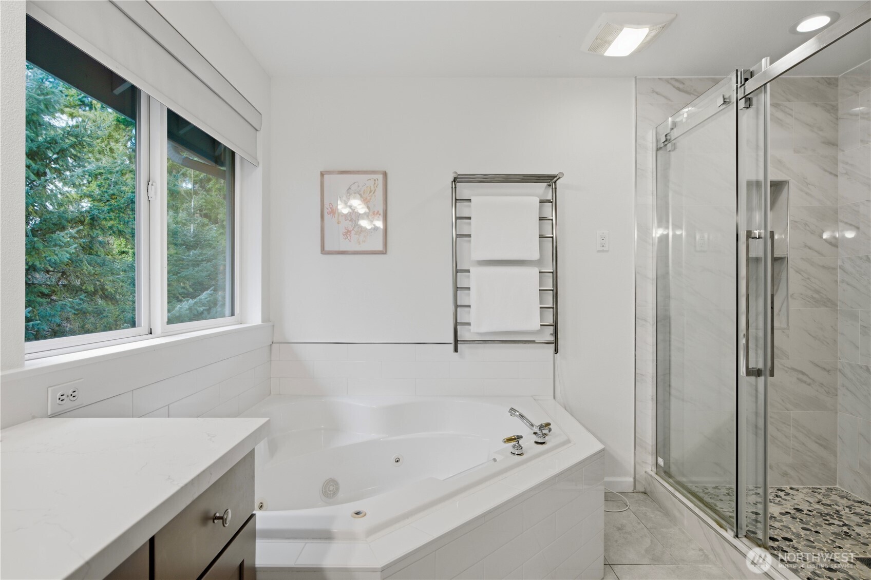 3049 Bellevue Way NE