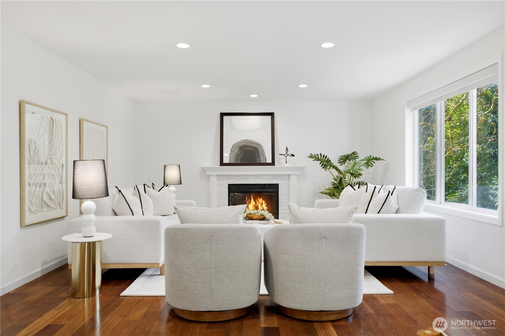 3049 Bellevue Way NE