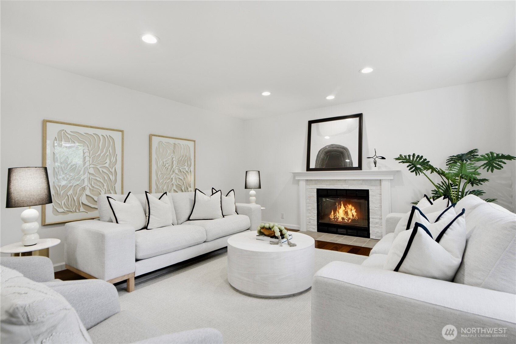 3049 Bellevue Way NE