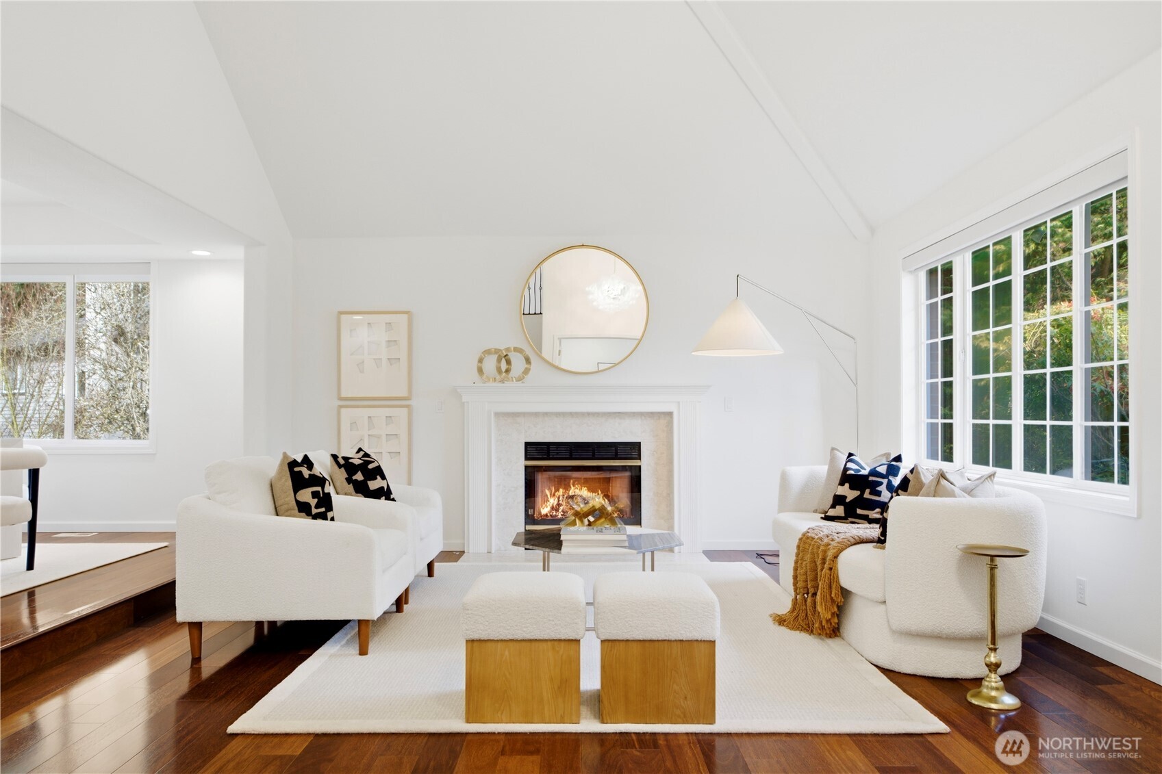 3049 Bellevue Way NE