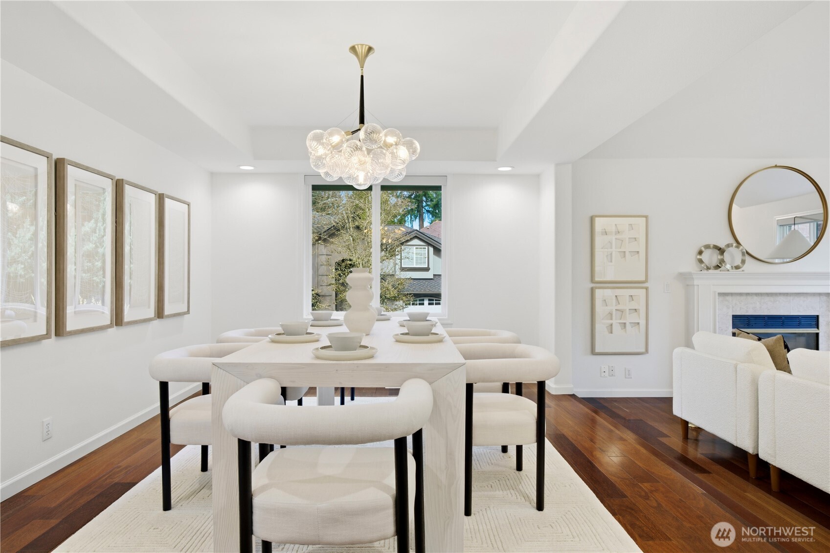 3049 Bellevue Way NE