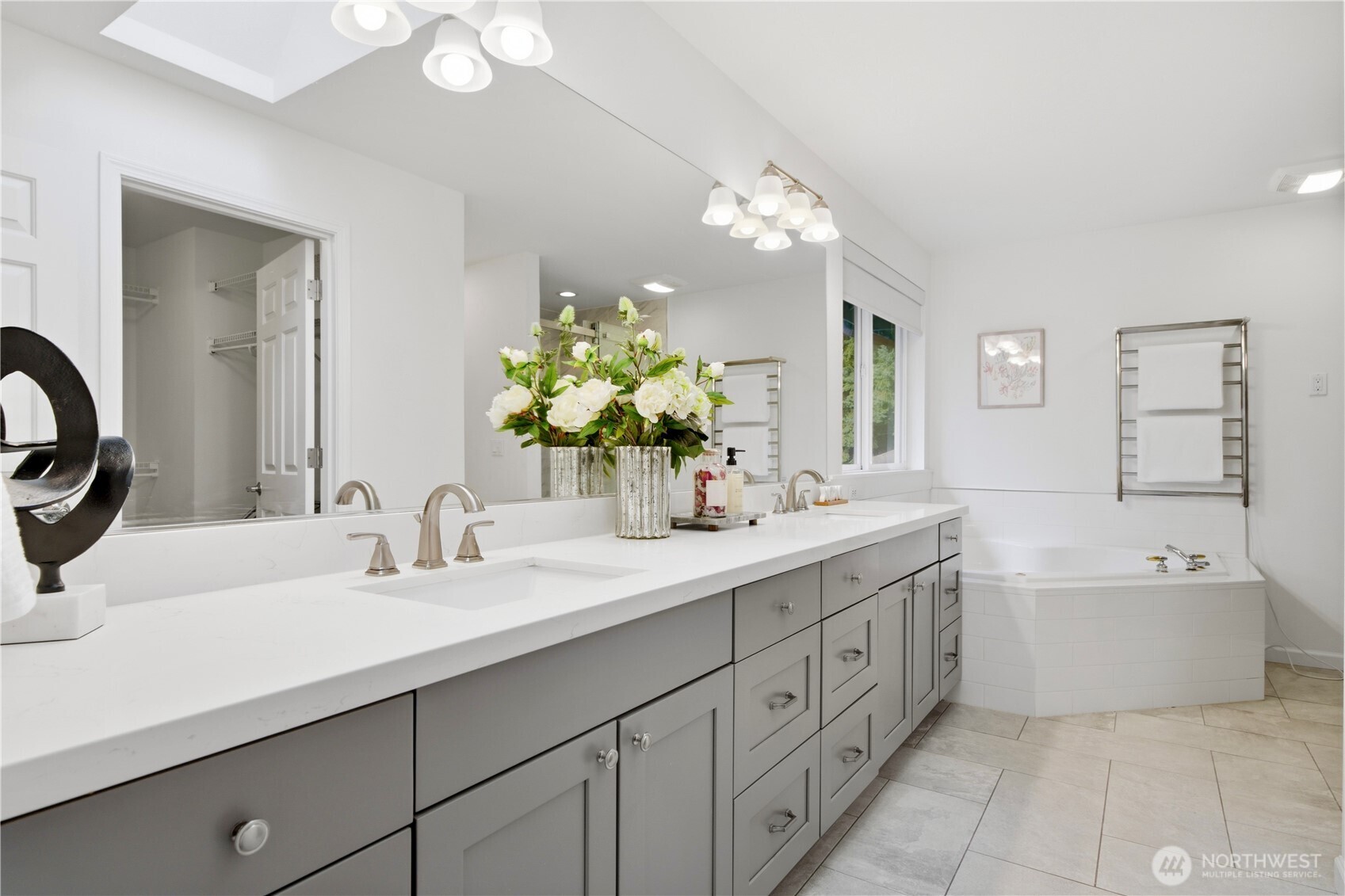 3049 Bellevue Way NE