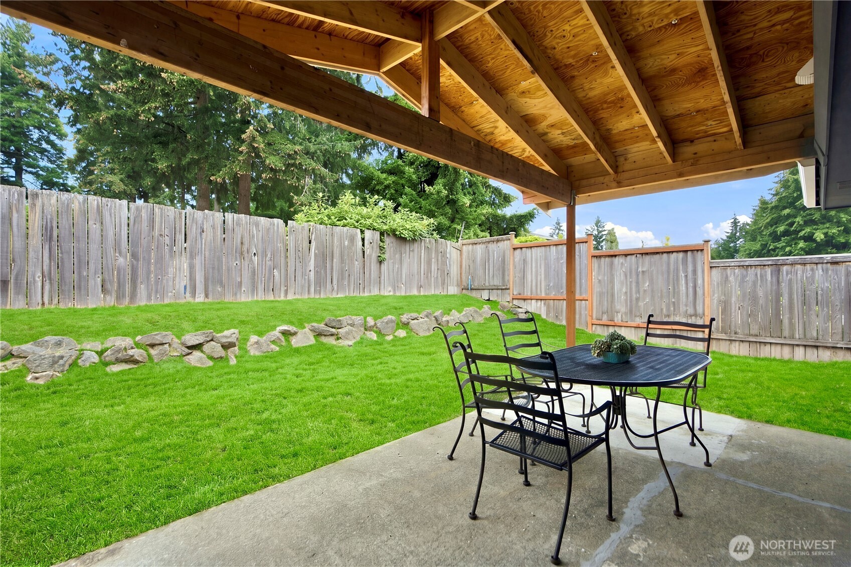 2525 Edmonds Avenue NE