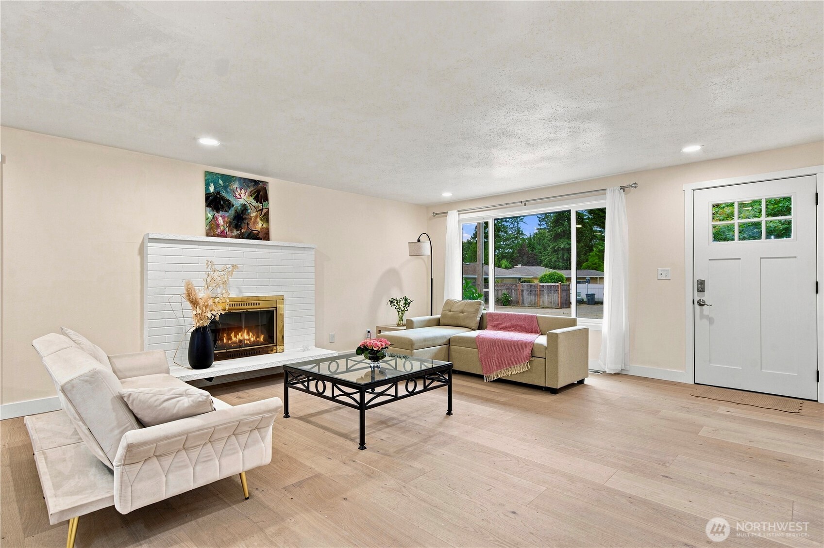 2525 Edmonds Avenue NE
