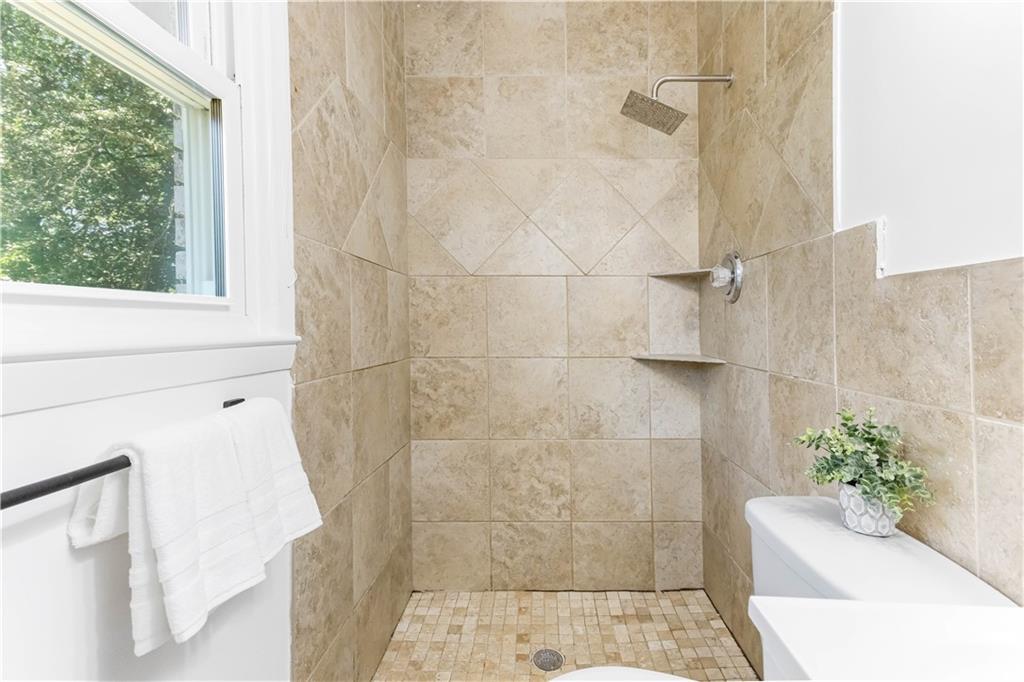 2200 Powers Ferry Drive SE