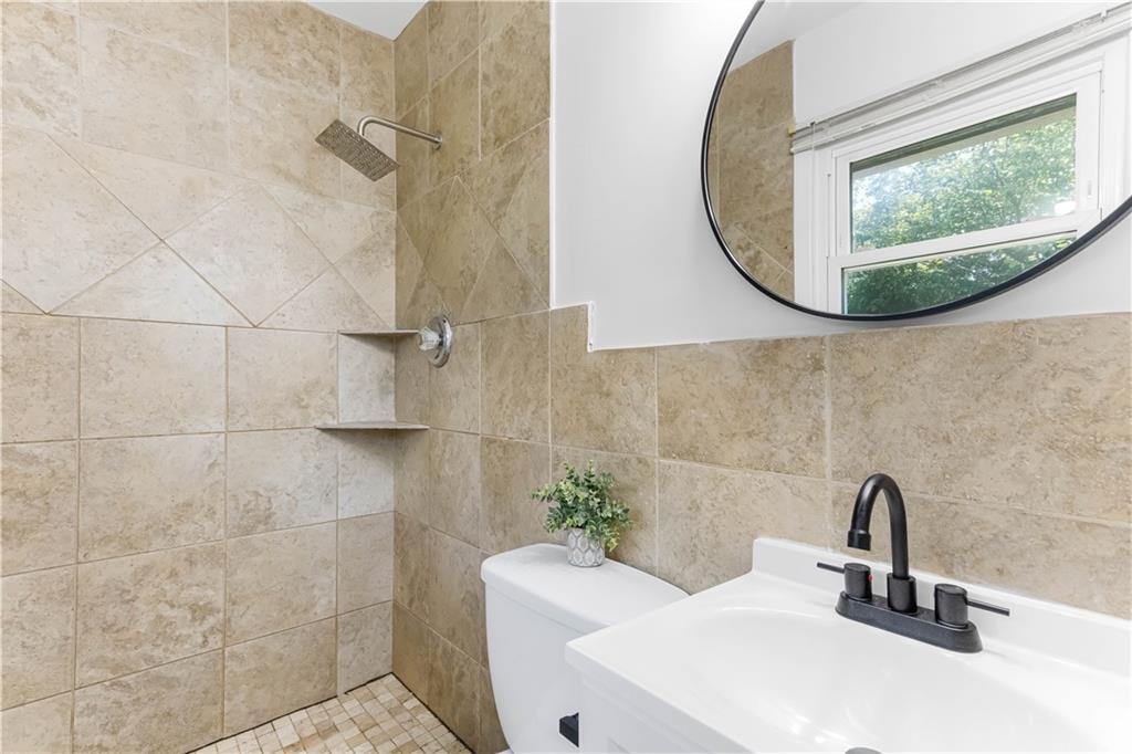 2200 Powers Ferry Drive SE