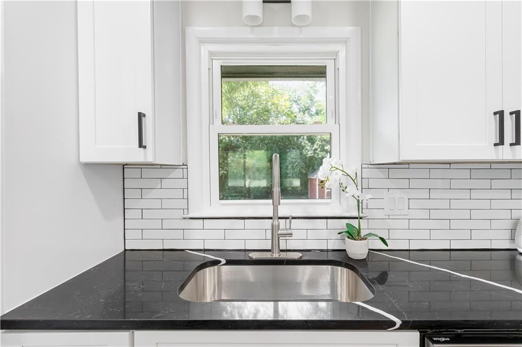 2200 Powers Ferry Drive SE