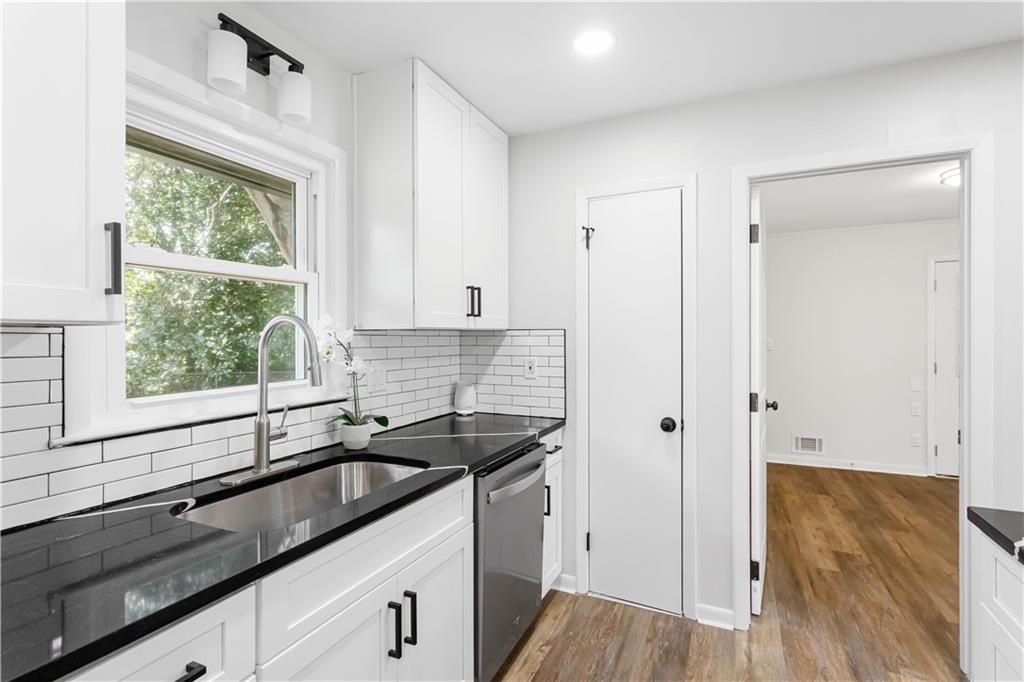 2200 Powers Ferry Drive SE