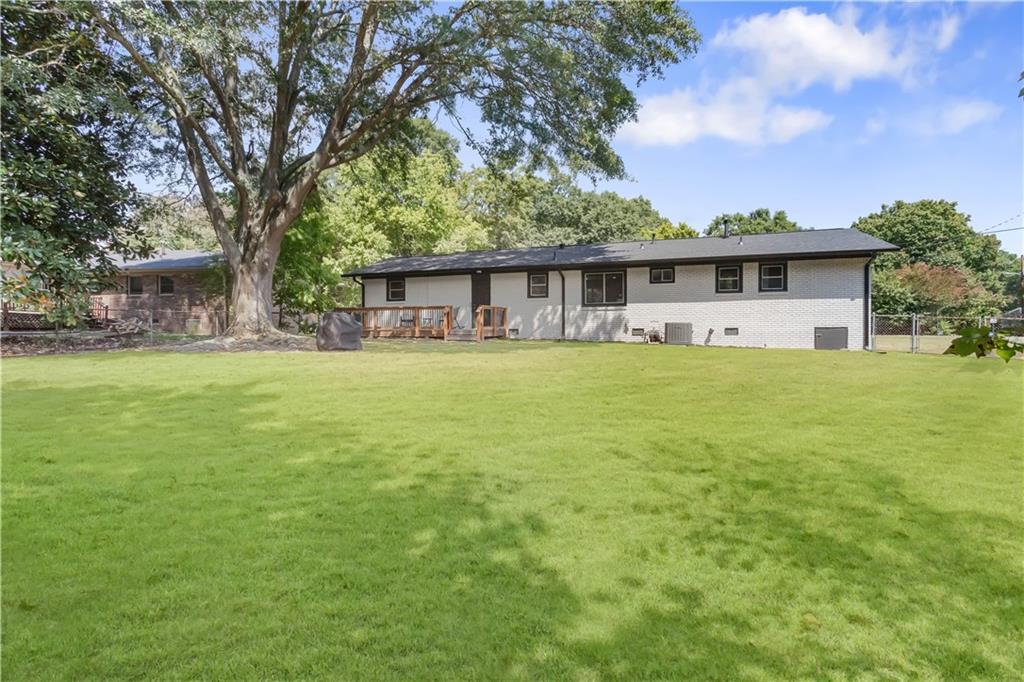 2200 Powers Ferry Drive SE