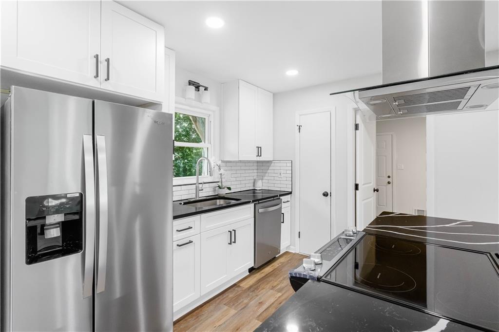 2200 Powers Ferry Drive SE