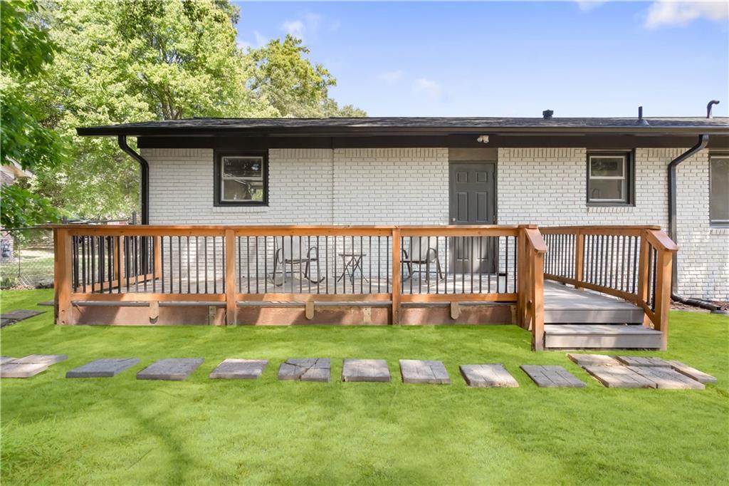 2200 Powers Ferry Drive SE