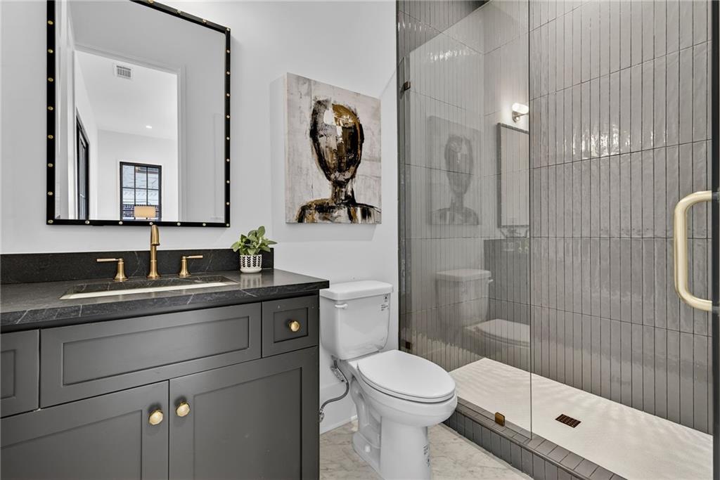 991 Courtenay Drive NE