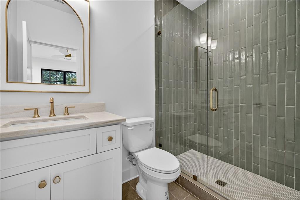 991 Courtenay Drive NE