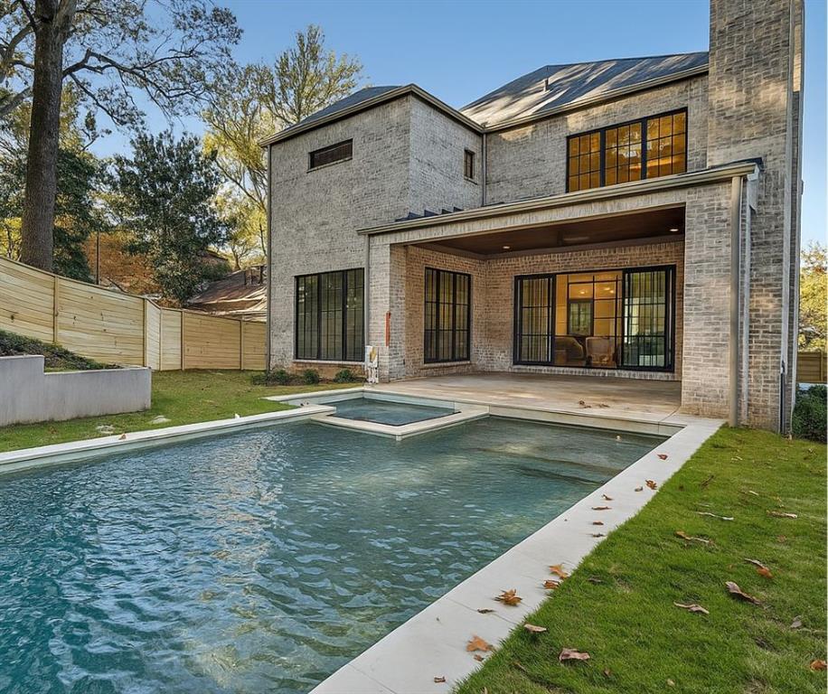 991 Courtenay Drive NE