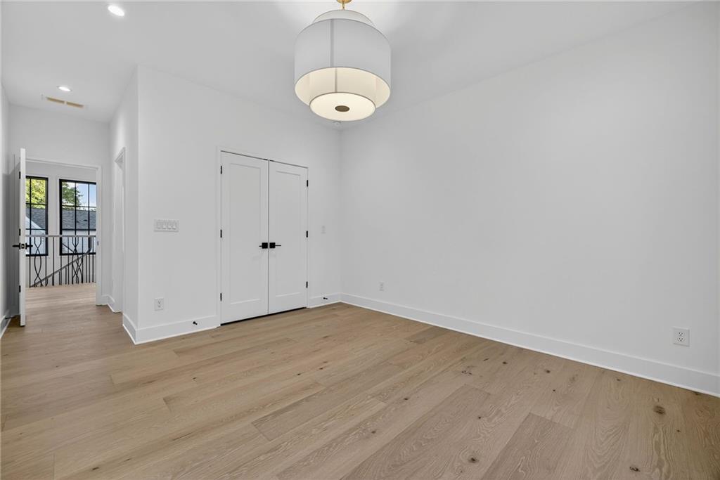 991 Courtenay Drive NE