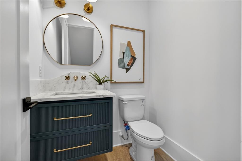 991 Courtenay Drive NE