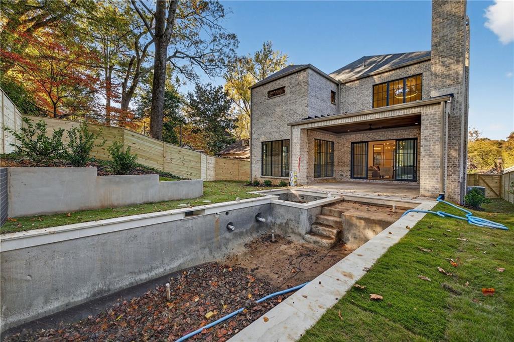 991 Courtenay Drive NE