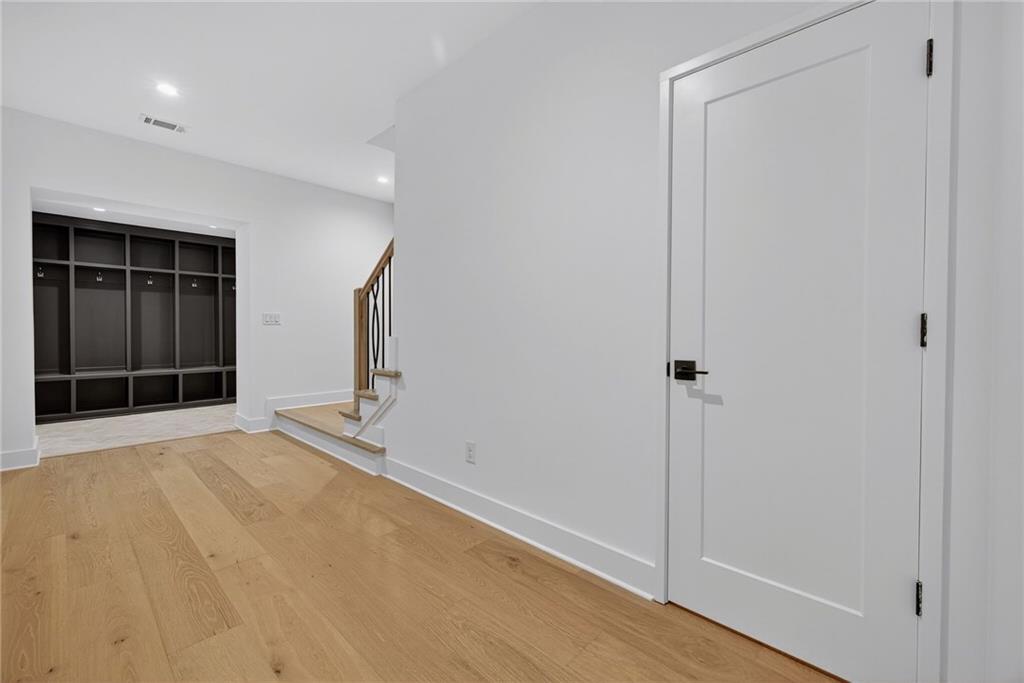 991 Courtenay Drive NE