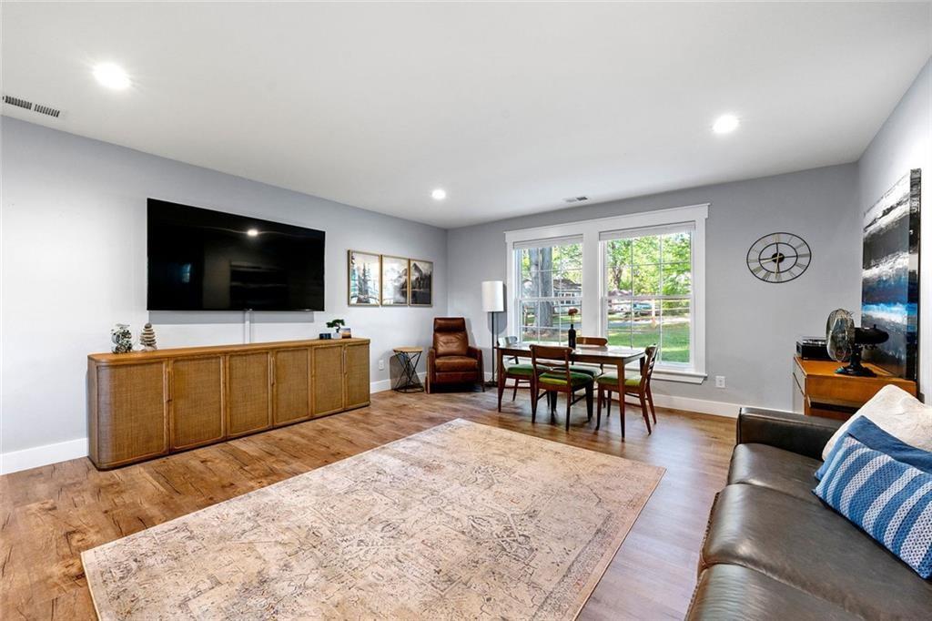 1921 Hazelwood Drive SE