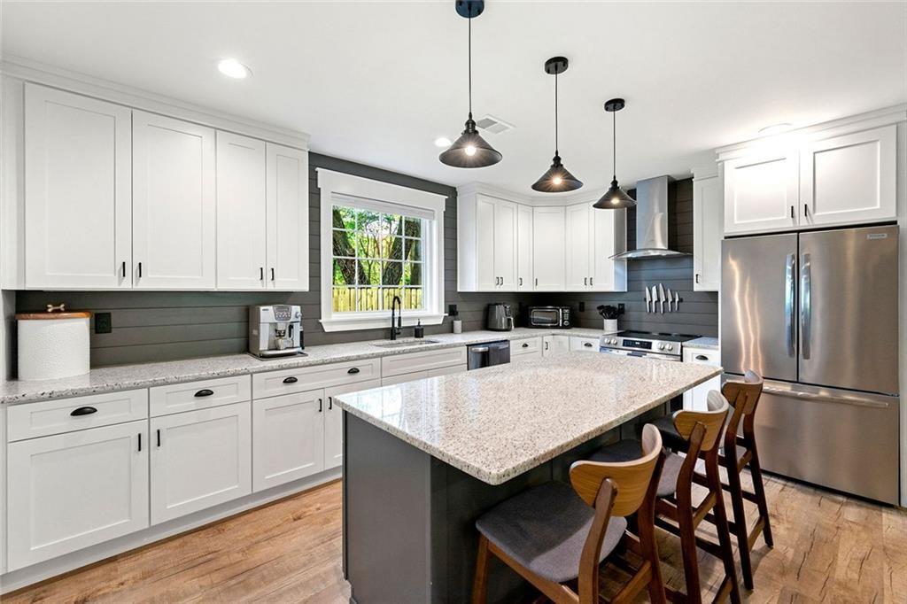 1921 Hazelwood Drive SE