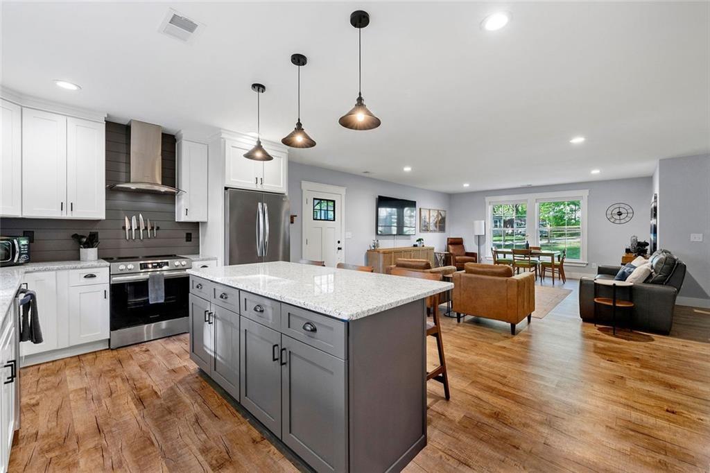 1921 Hazelwood Drive SE