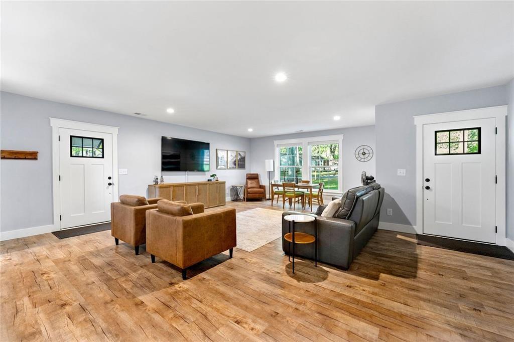 1921 Hazelwood Drive SE