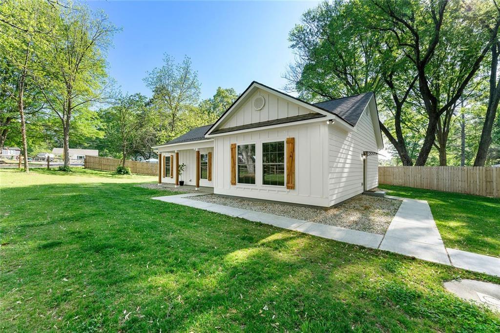 1921 Hazelwood Drive SE