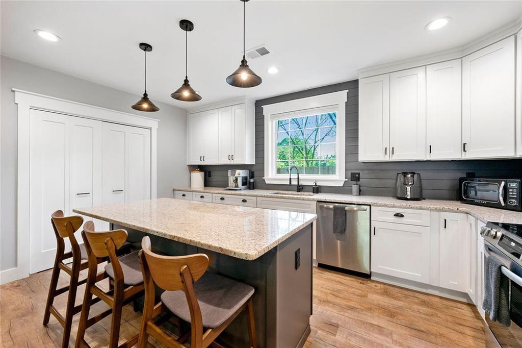 1921 Hazelwood Drive SE