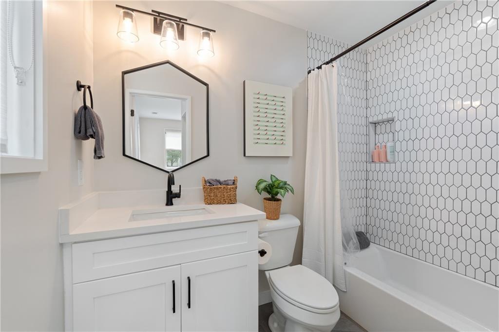 664B Timm Valley Road NE