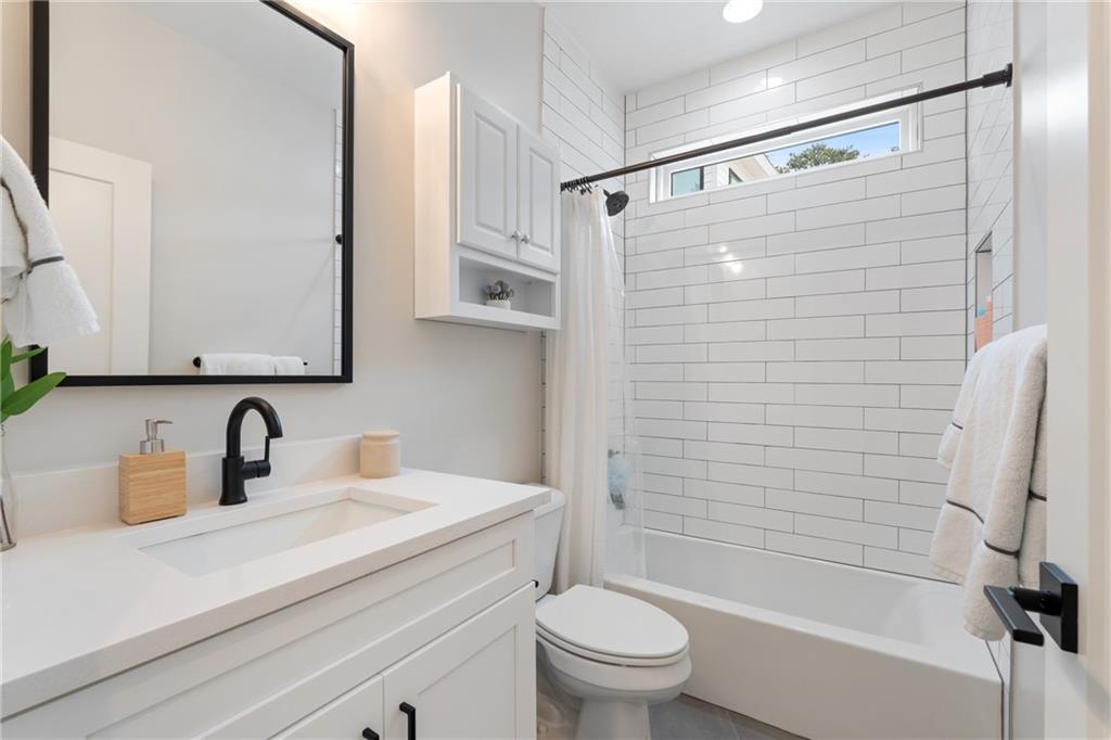 664B Timm Valley Road NE