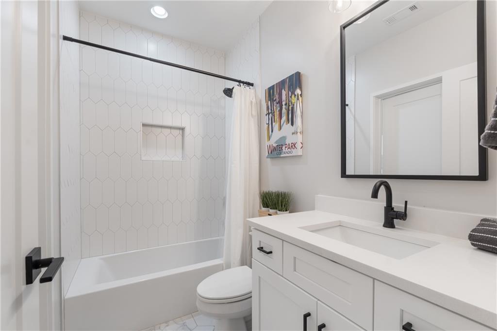 664B Timm Valley Road NE