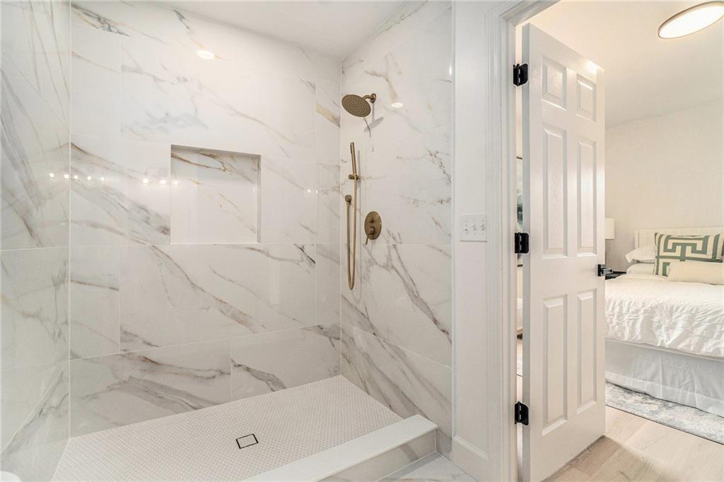 2539 Glendale Circle SE