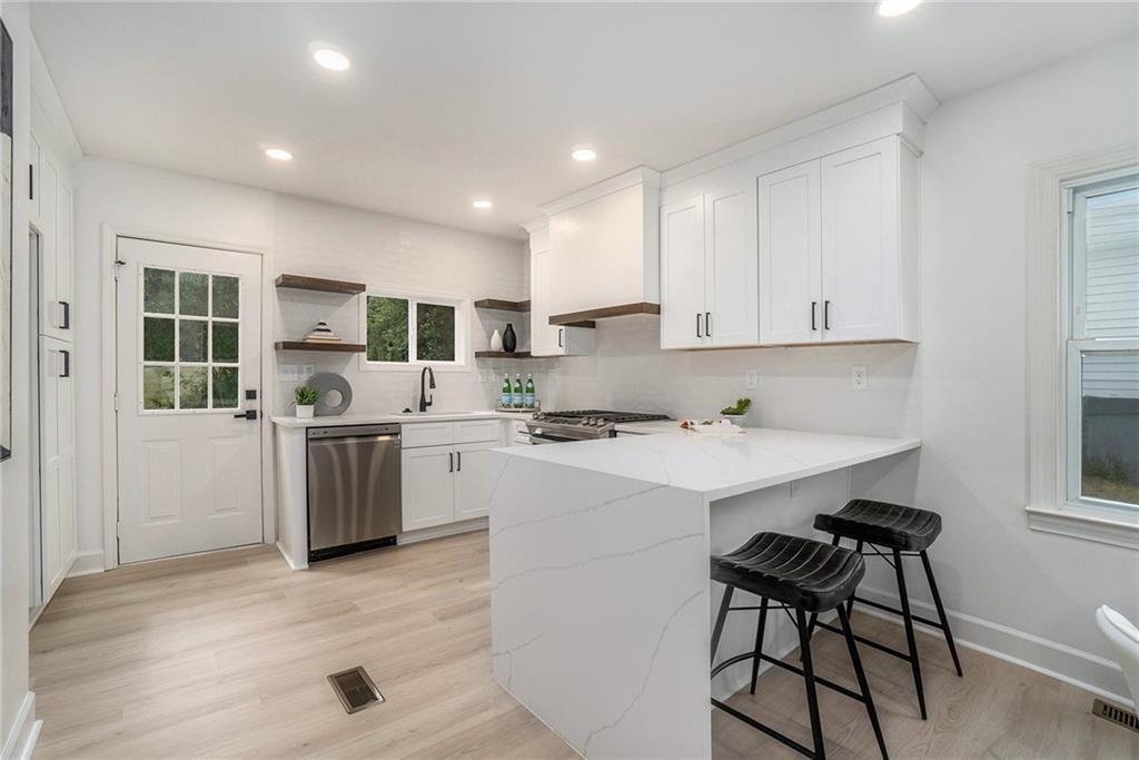 2539 Glendale Circle SE