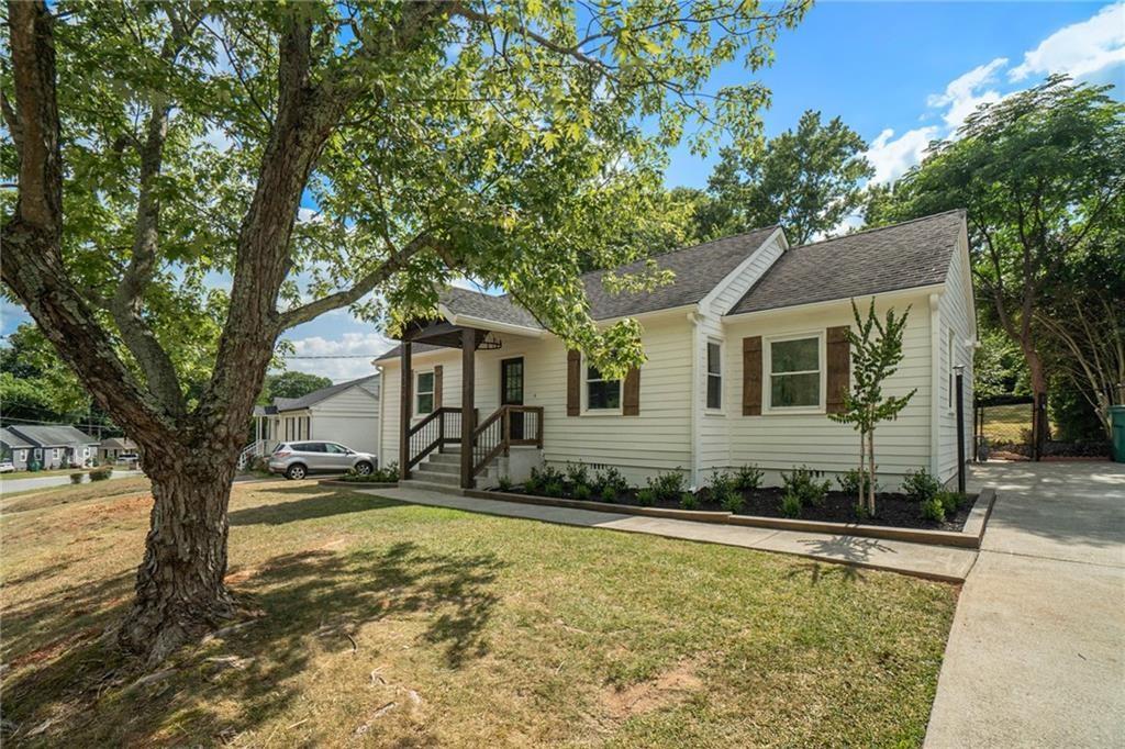 2539 Glendale Circle SE