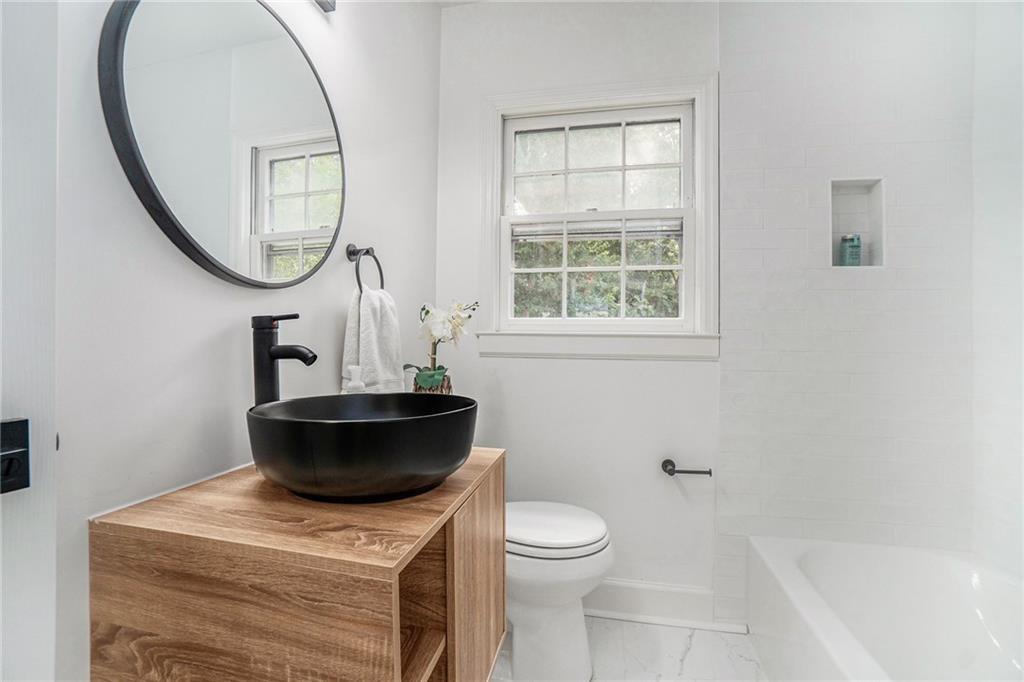 2539 Glendale Circle SE