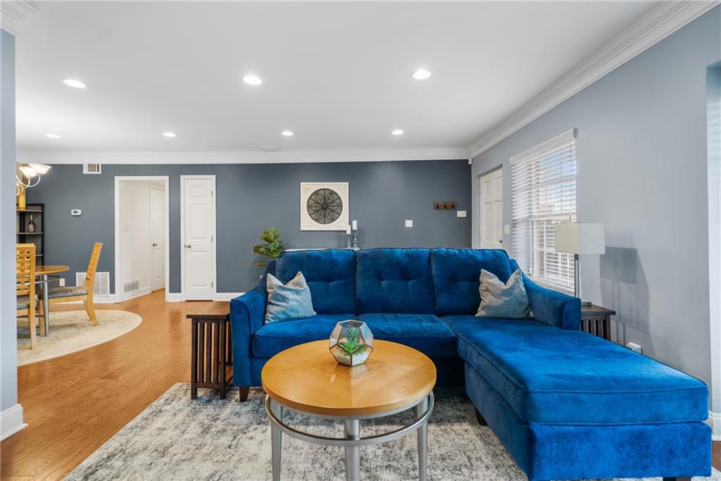 6980 Roswell Road Unit C10