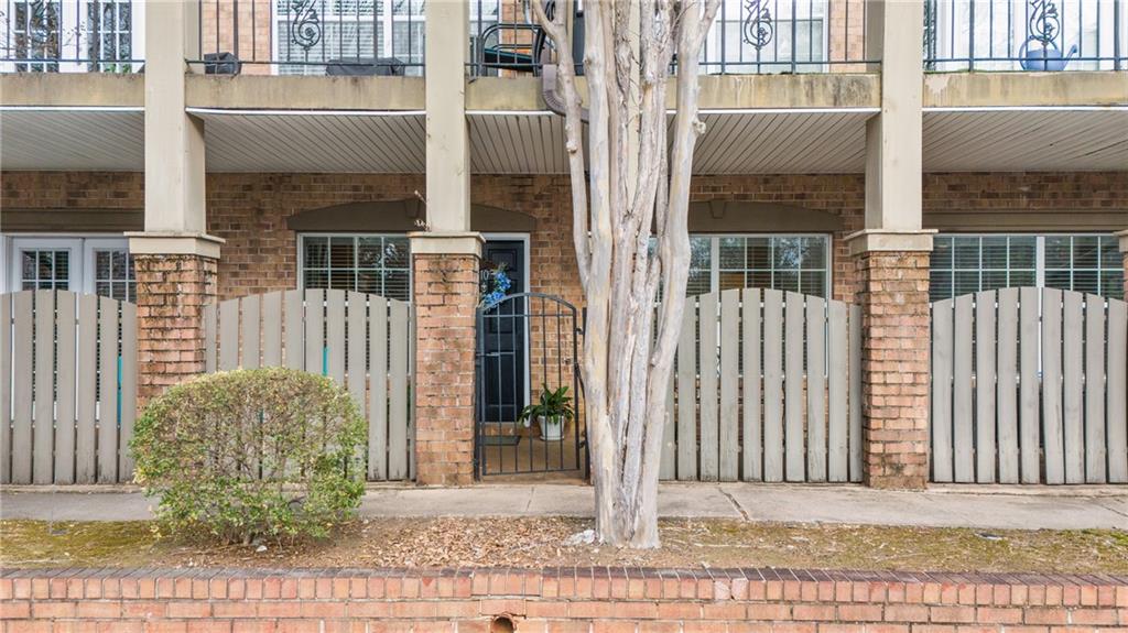 6980 Roswell Road Unit C10