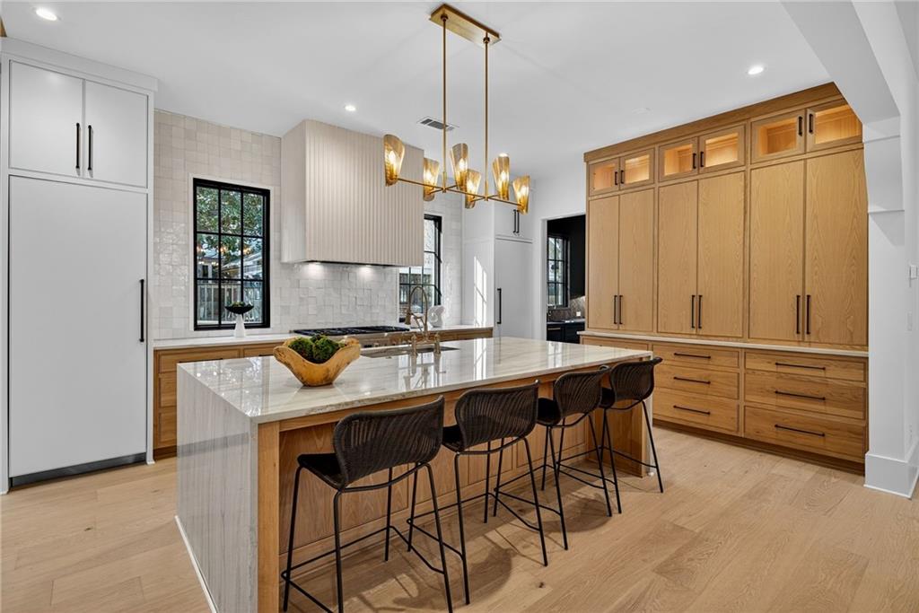 991 Courtenay Drive NE