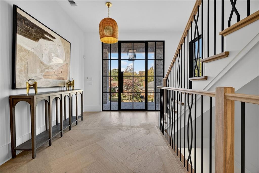 991 Courtenay Drive NE